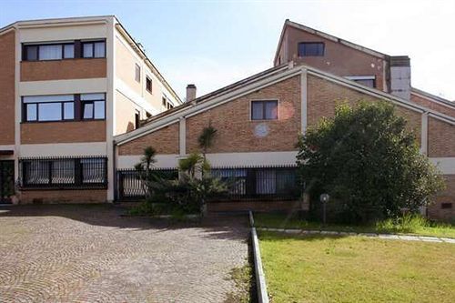 Casa Per Ferie Eremo Santa Rosa Da Lima Hotel Rome Exterior photo